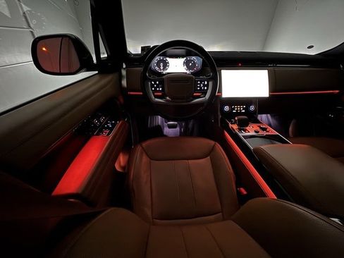 Used 2023 Land Rover Range Rover Long Wheelbase SE image 40