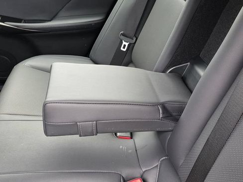 Used 2025 Lexus IS 300 w/ Comfort Package RWD image 10