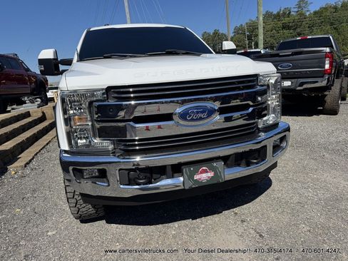 Used 2018 Ford F250 Lariat w/ Lariat Value Package AWD/4WD image 4