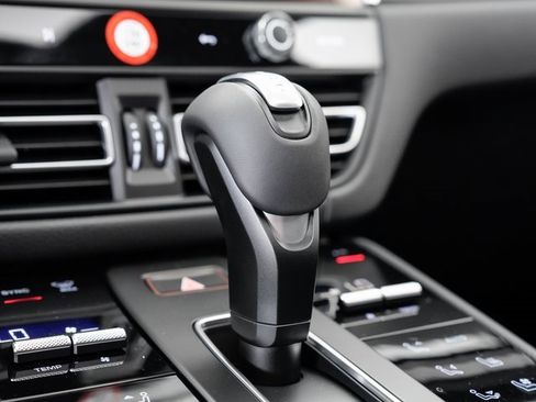 New 2025 Porsche Macan image 22