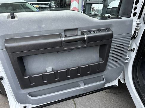 Used 2015 Ford F250 XL w/ Power Equipment Group image 15