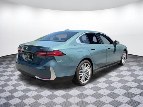 Certified 2025 BMW 530i xDrive w/ Premium Package AWD/4WD image 9
