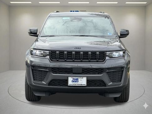 New 2026 Jeep Grand Cherokee 4WD image 3