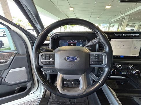 Used 2023 Ford F250 Lariat w/ Lariat Ultimate Package AWD/4WD image 16