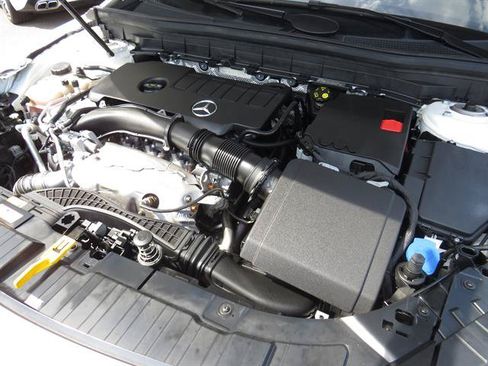Certified 2020 Mercedes-Benz GLB 250 4MATIC image 7