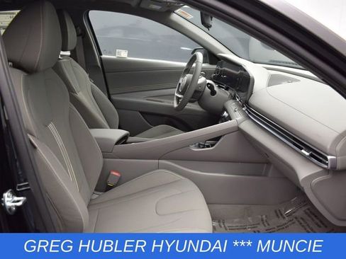 Used 2025 Hyundai Elantra SEL FWD image 34
