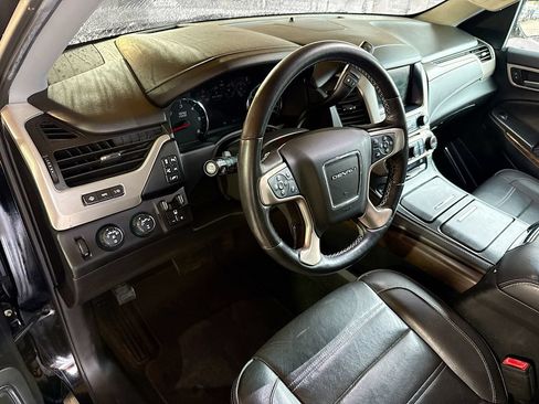 Used 2018 GMC Yukon Denali w/ Denali Ultimate Package AWD/4WD image 10