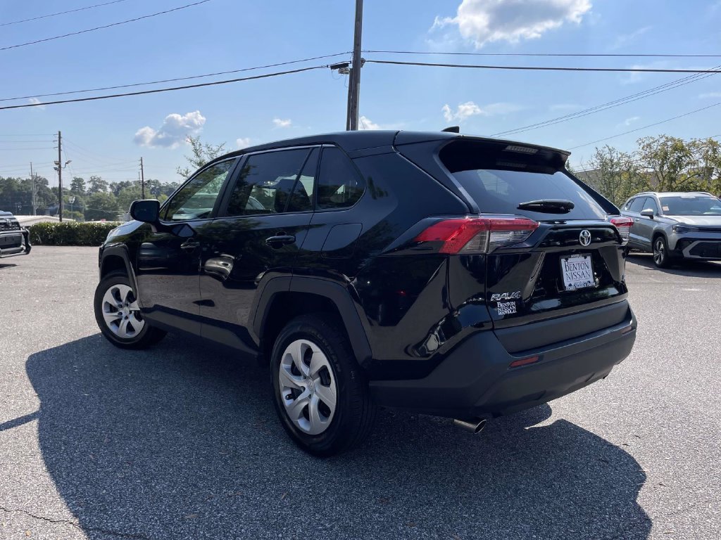 Used 2025 Toyota RAV4 LE FWD image 5
