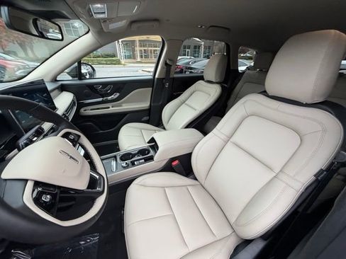 New 2026 Lincoln Corsair Premiere image 14