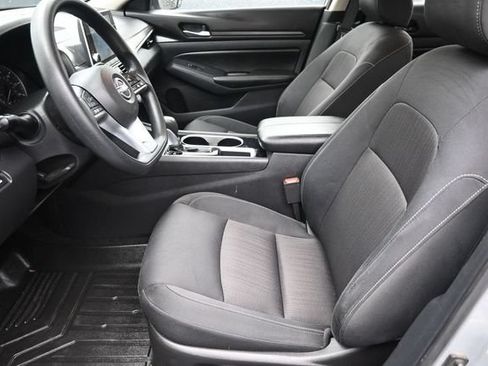 Used 2024 Nissan Altima 2.5 SV FWD image 20