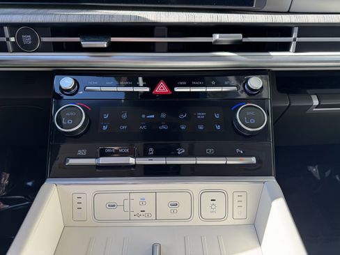 Used 2024 Hyundai Santa Fe Calligraphy image 23