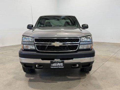 Used 2006 Chevrolet Silverado 2500 LT AWD/4WD image 3