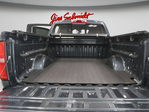 Used 2017 Chevrolet Colorado Z71 AWD/4WD image 34