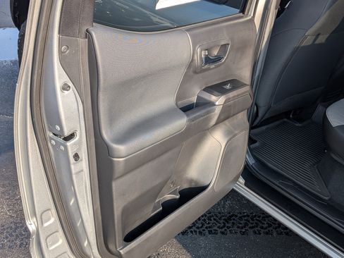 Certified 2023 Toyota Tacoma TRD Off-Road image 22