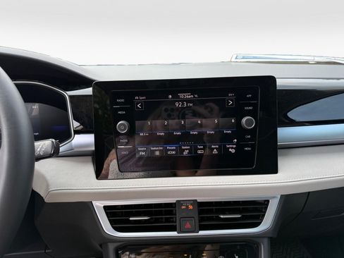 New 2026 Volkswagen Taos SE AWD/4WD image 17