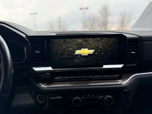 Used 2022 Chevrolet Silverado 1500 LT Trail Boss w/ Protection Package AWD/4WD image 17