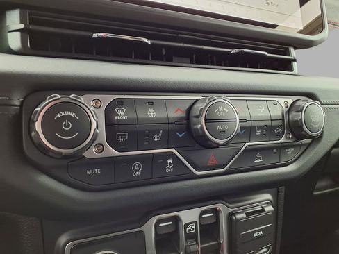 New 2026 Jeep Wrangler Rubicon image 9