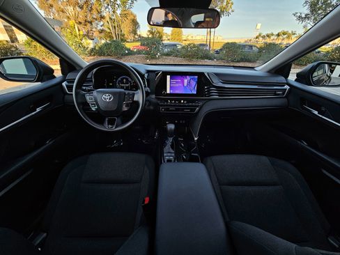 Used 2025 Toyota Camry LE image 19