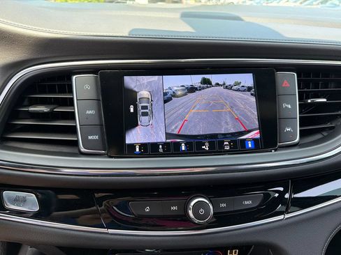 Used 2022 Buick Enclave Avenir w/ Avenir Technology Package AWD/4WD image 32