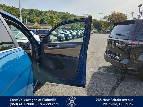 New 2026 Volkswagen Atlas Cross Sport SE image 40