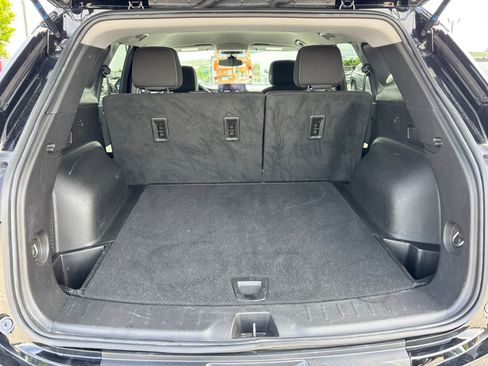 Used 2025 Chevrolet Blazer LT FWD image 20