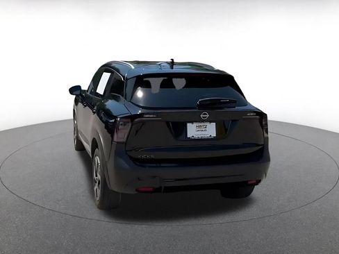 Used 2026 Nissan Kicks SV w/ Cold Weather Package FWD image 10