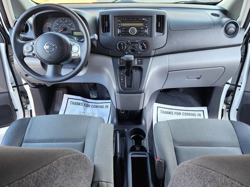 Used 2014 Nissan NV200 SV w/ Back Door Glass Package image 3