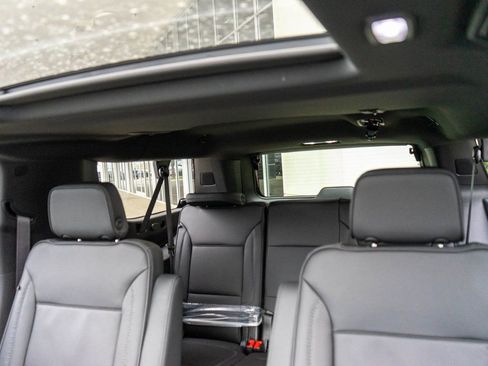 New 2026 GMC Yukon XL Denali w/ Denali Reserve Package image 13