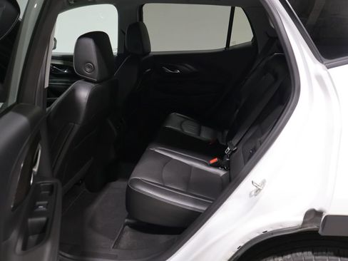 Used 2024 GMC Terrain SLT AWD/4WD image 18