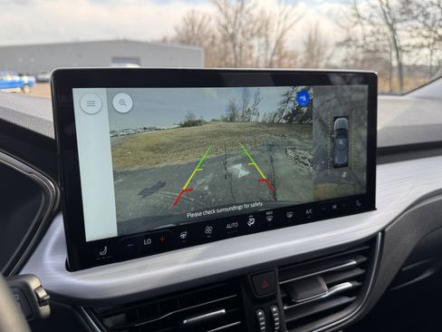 New 2026 Ford Escape SE w/ PHEV Premium Package FWD image 16