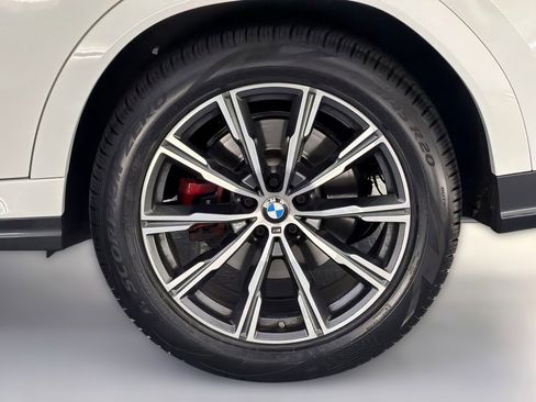 Used 2023 BMW X6 xDrive40i w/ M Sport Package image 11