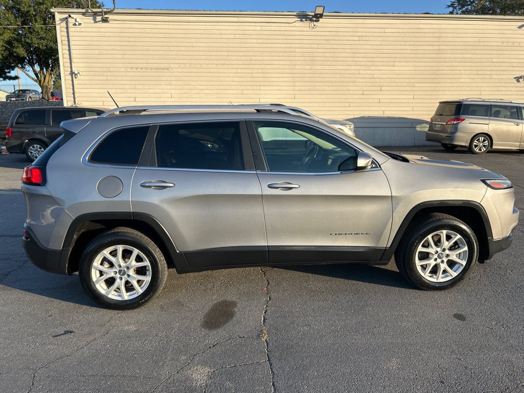 Used 2015 Jeep Cherokee Latitude FWD image 5