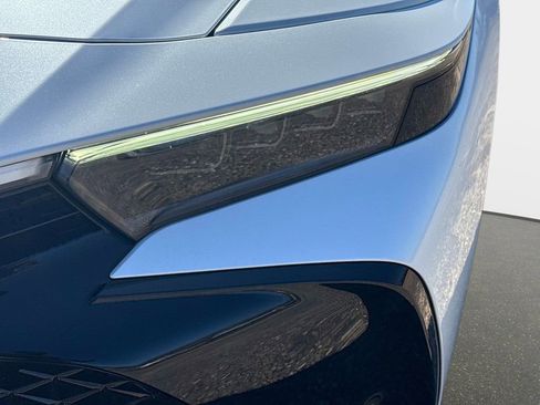 Used 2024 Toyota Crown Limited image 9