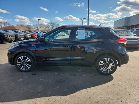 Used 2019 Nissan Kicks SV image 7