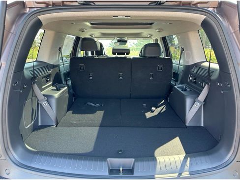 Used 2024 Hyundai Santa Fe Limited image 8