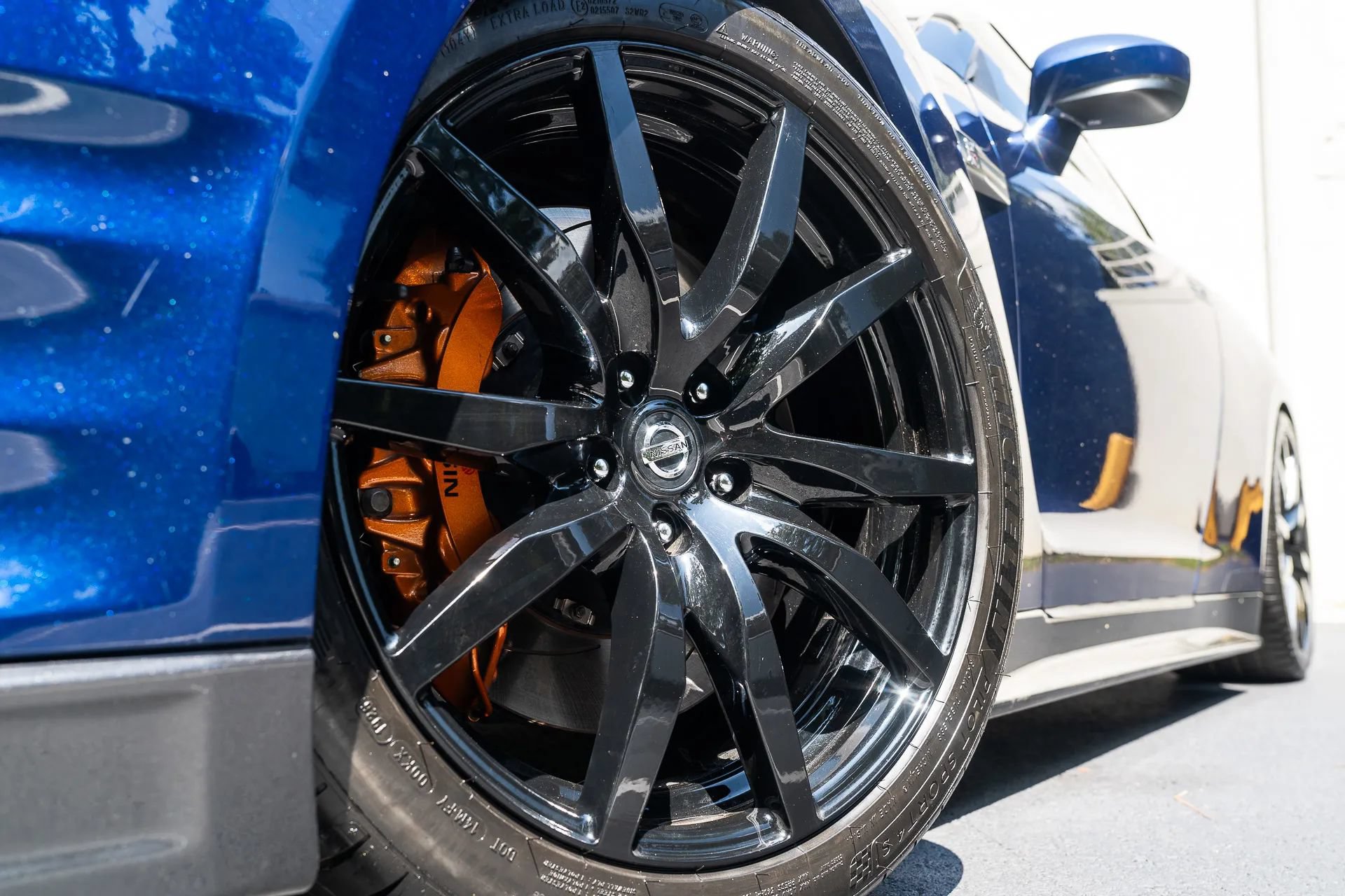 Used 2013 Nissan GT-R Premium AWD/4WD image 2
