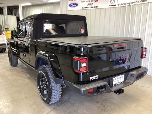 Used 2024 Jeep Gladiator Sport image 3