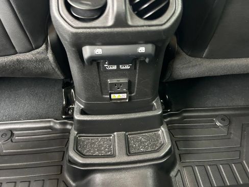 Used 2023 Jeep Wrangler Unlimited Sahara AWD/4WD image 51