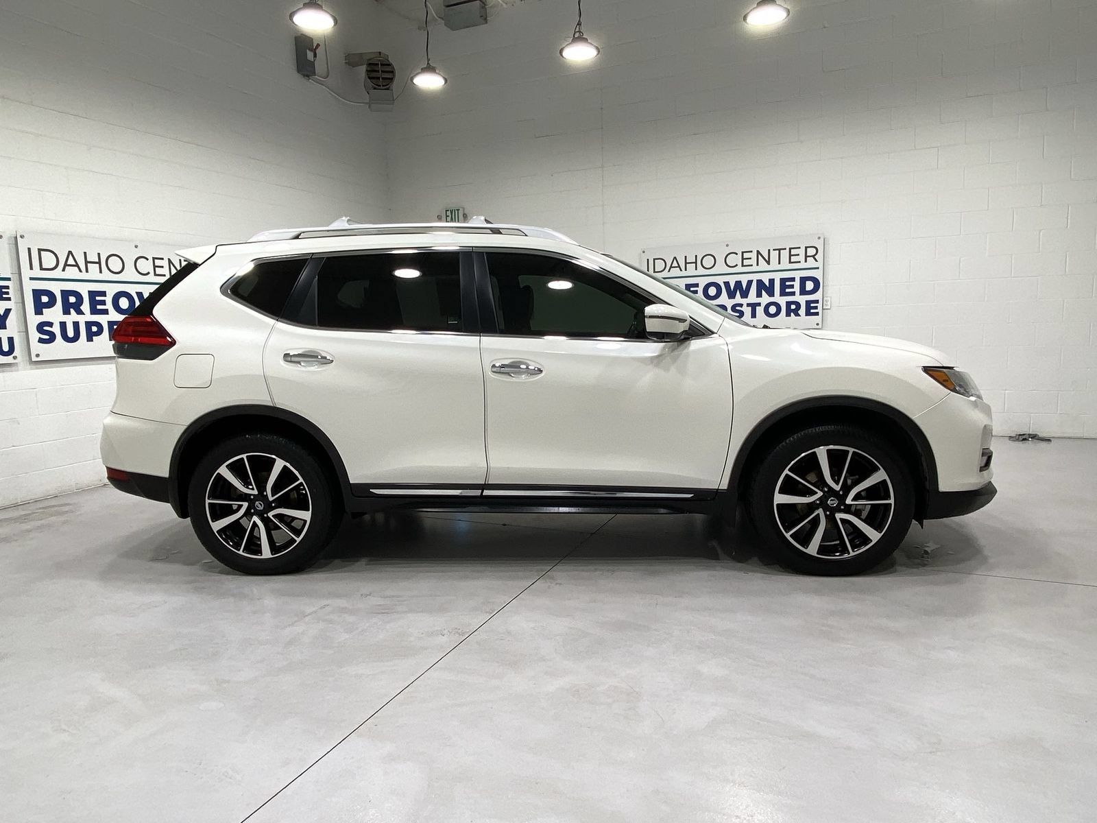 Used 2017 Nissan Rogue SL w/ SL Premium Package AWD/4WD image 9