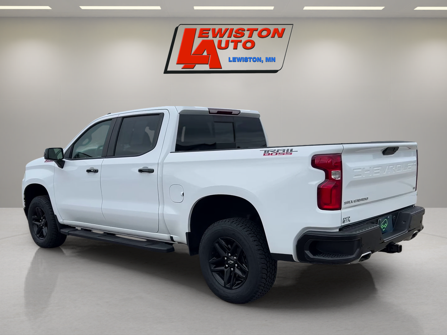 Certified 2022 Chevrolet Silverado 1500 LT Trail Boss w/ LT Trail Boss Premium Package AWD/4WD image 3