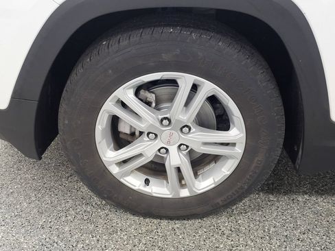 Used 2022 GMC Terrain SLE w/ Driver Convenience Package FWD image 8