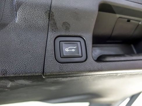 Used 2023 GMC Acadia SLE w/ Driver Convenience Package image 26