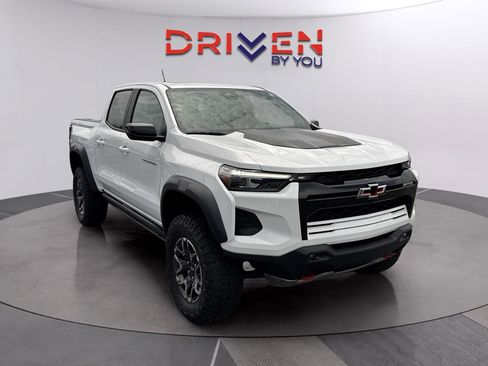 Used 2023 Chevrolet Colorado ZR2 w/ ZR2 Convenience Package III AWD/4WD image 8