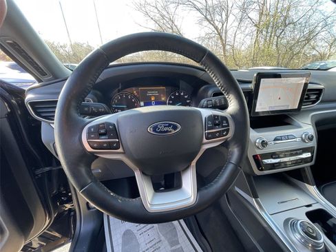 Used 2022 Ford Explorer XLT w/ Equipment Group 202A image 15