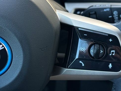 Used 2023 BMW iX xDrive50 image 28