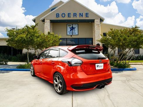 Used 2016 Ford Focus ST image 3