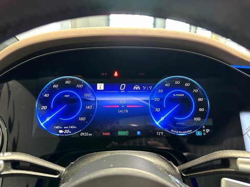 Used 2023 Mercedes-Benz EQS 580 4MATIC Sedan w/ Exclusive Trim Package image 8