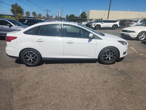 Used 2018 Ford Focus SEL FWD image 16