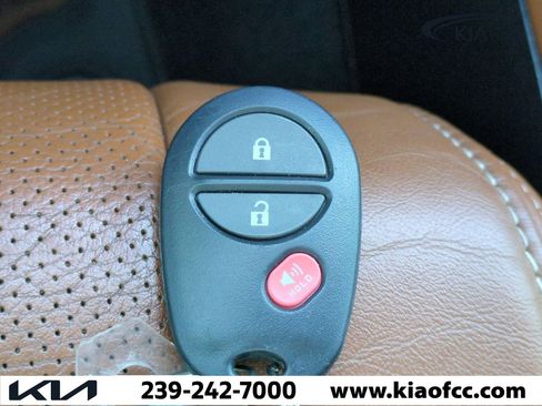 Used 2017 Toyota Tundra 1794 Edition image 31