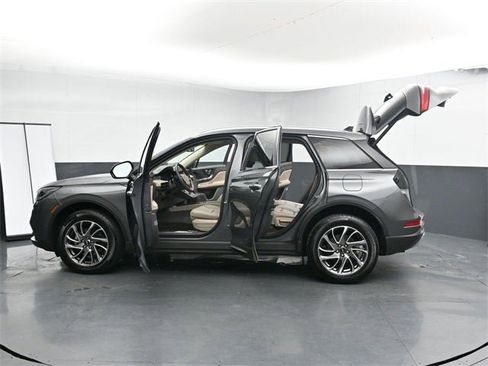 Used 2022 Lincoln Corsair AWD w/ Equipment Group 101A image 41